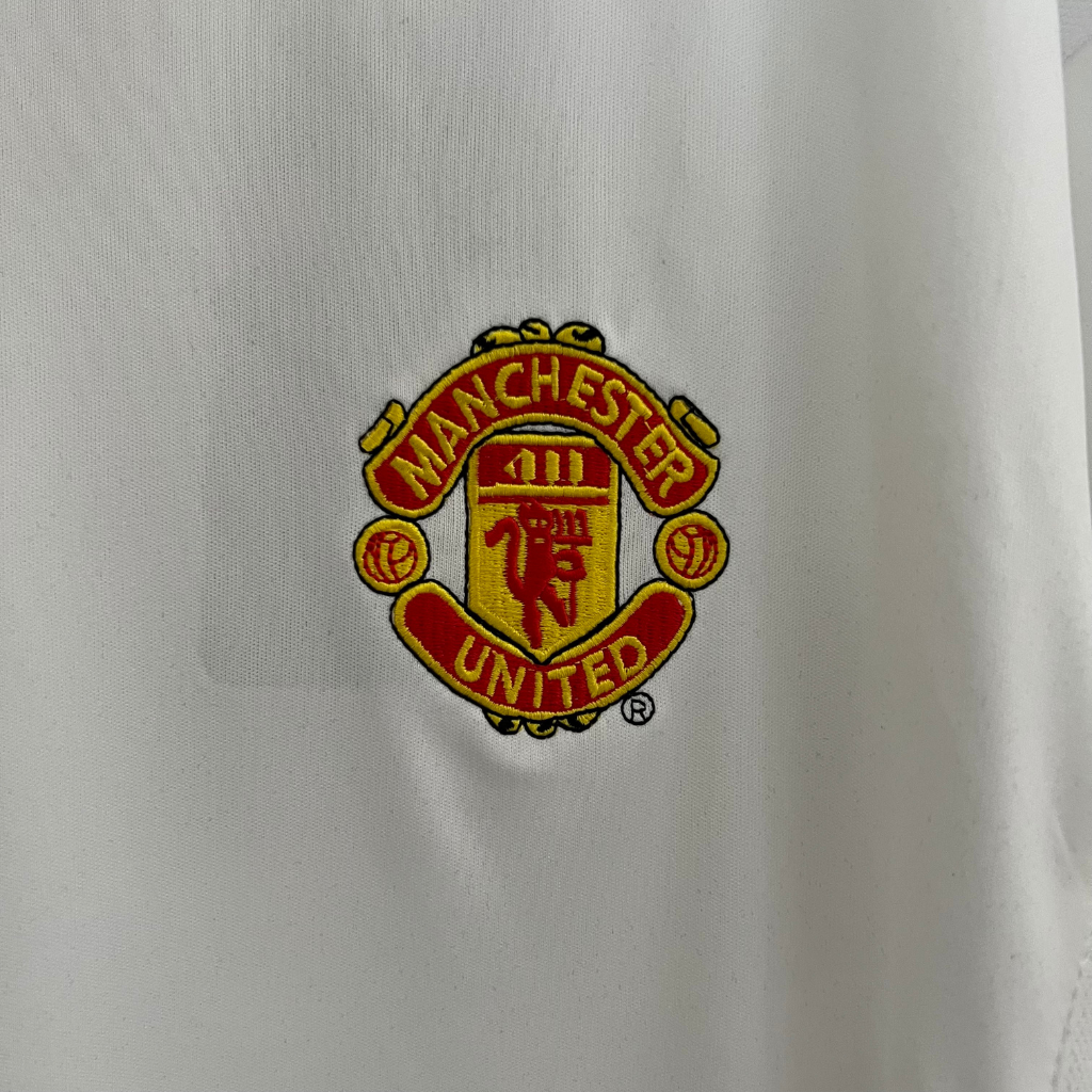 Camisa Manchester United II 2002/2003 - Retrô Nike - Branca com detalhes em preto