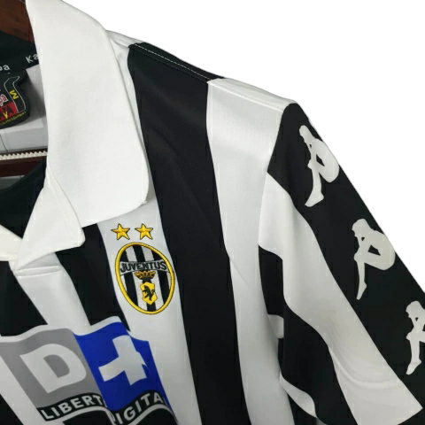 Camisa Juventus I 1999/2000 - Retrô Kappa - Preta e branca
