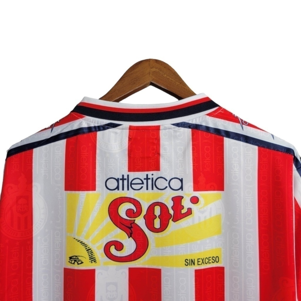 Camisa Chivas Guadalajara I 2006/2007 - Retrô Atlética - Branca com detalhes em vermelho e azul com todos os patrocínios
