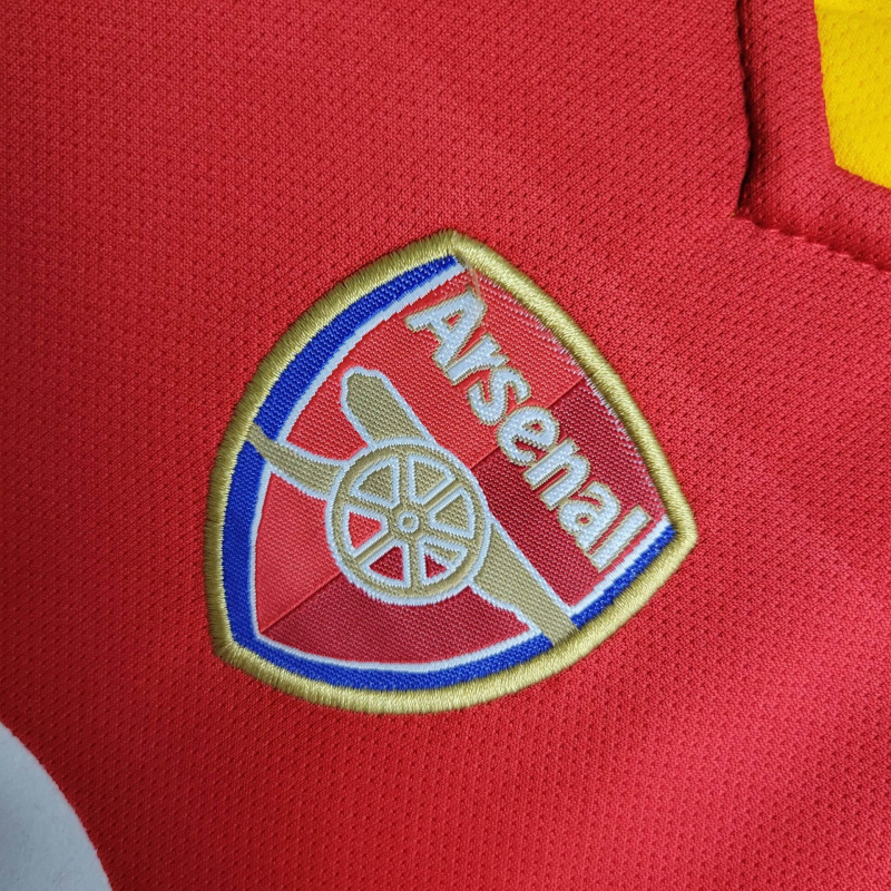 Conjunto Infantil Arsenal I 2004/2005 - Retrô Nike - Vermelho com detalhes em branco e amarelo