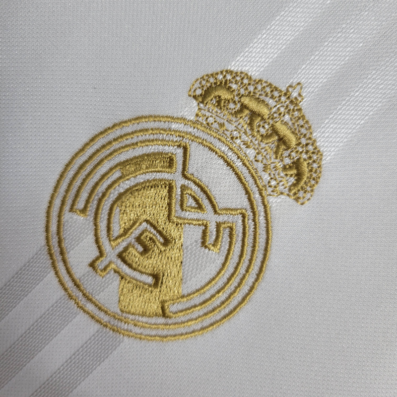 Camisa Real Madrid Treino 2019/2020 Manga Longa - Retrô Adidas - Branca com detalhes em azul e dourado
