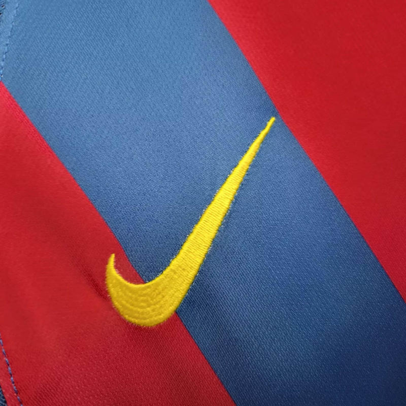 Camisa Barcelona I 2005/2006 Manga Longa - Retrô Nike - Azul e vermelha