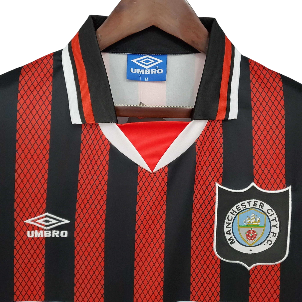 Camisa Manchester City 1994/1996 - Retrô Umbro - Vermelha e Preta