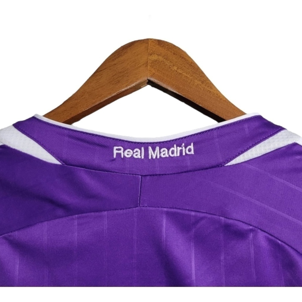 Camisa Real Madrid 2006 - Retrô Adidas - Roxa com detalhes em branco