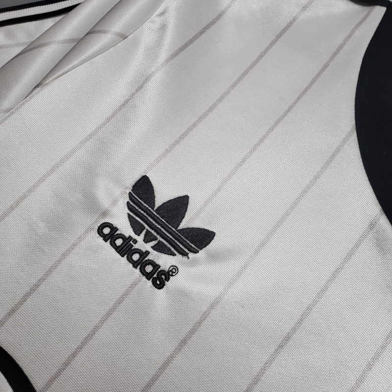 Camisa Manchester United II 1983 - Retrô Adidas - Branca com detalhes em vermelho e preto