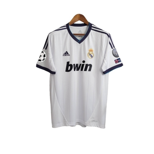 Camisa Real Madrid I 2012/2013 - Retrô Adidas - Branca com detalhes em azul com todos os patch